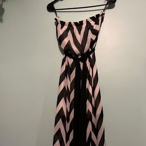 Sleeveless Maxi Dress Black/White Chevron Print